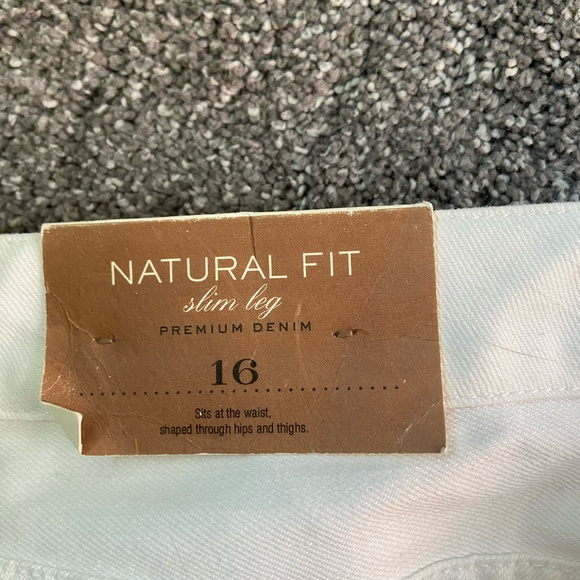 NWT Coldwater Creek denim slim leg w/ cutout embroidered ankle.  White size 16 - Picture 5 of 7